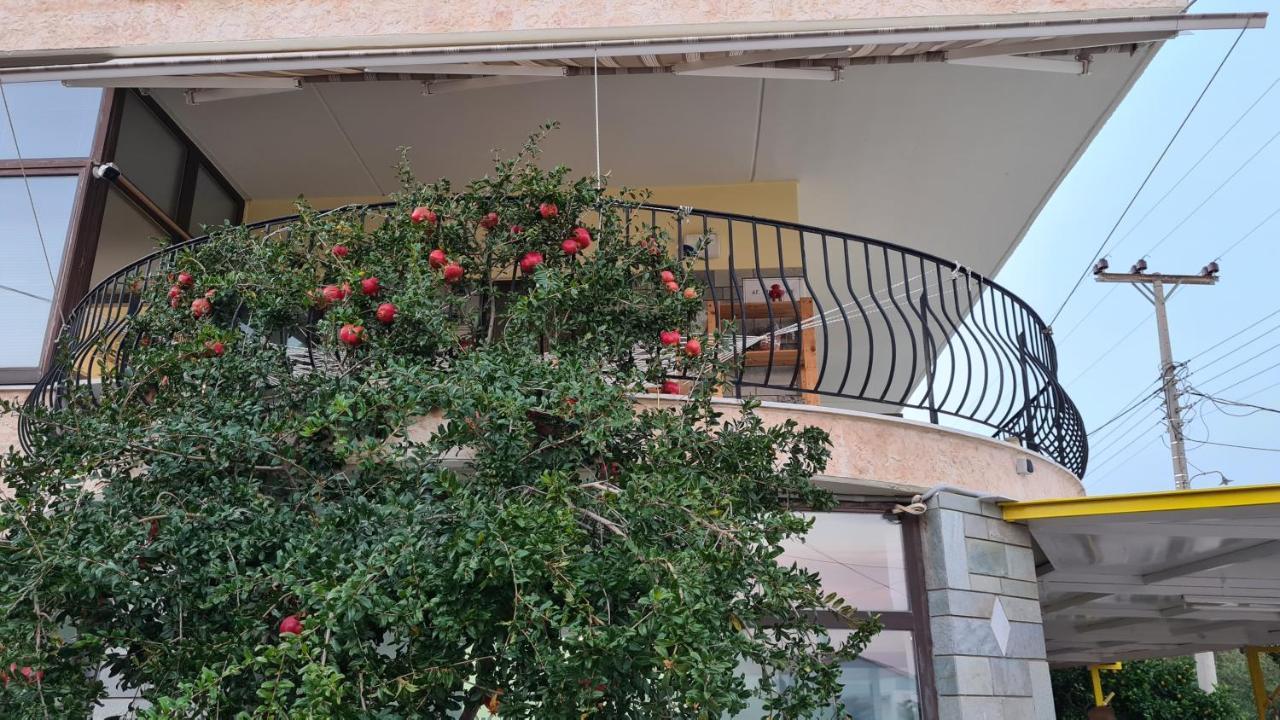 Villa George - Family Holidays Néa Mákri Екстериор снимка