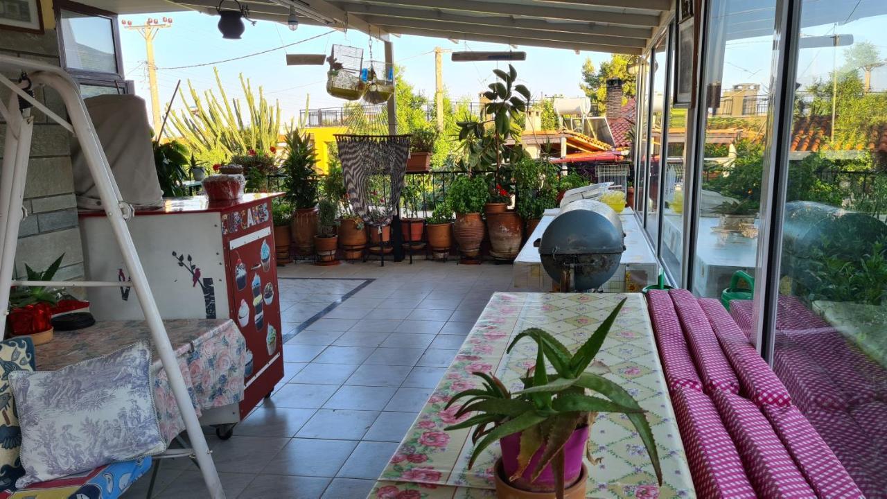 Villa George - Family Holidays Néa Mákri Екстериор снимка