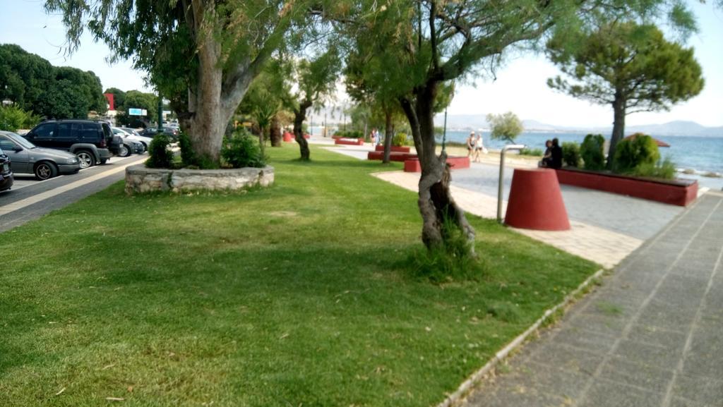 Villa George - Family Holidays Néa Mákri Екстериор снимка