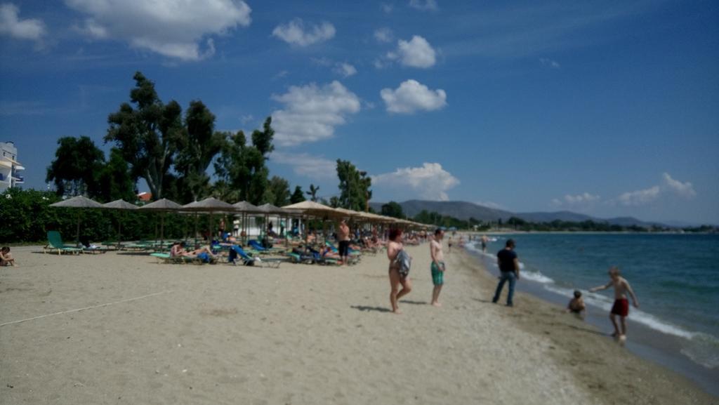 Villa George - Family Holidays Néa Mákri Екстериор снимка
